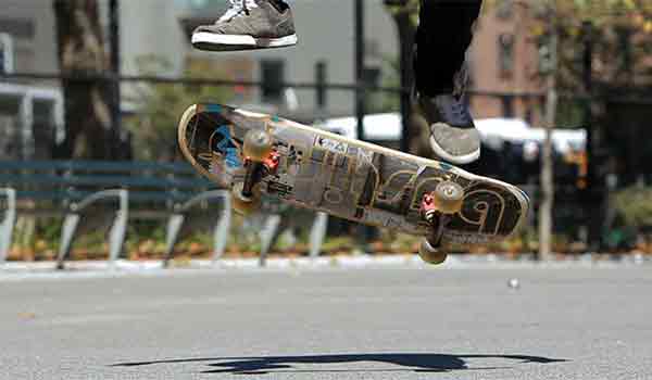 heelflip skateboard trick 