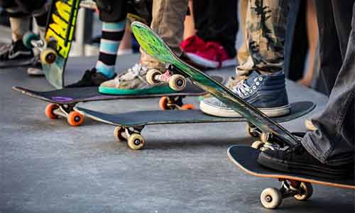 skateboard riding style 