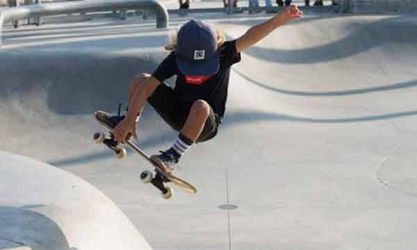 Rimable complete 22 skateboard is one of the best skateboard for beginners and kids also.